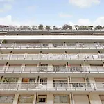 Elegant Apartment -1Br-2P- Tour-Eiffel